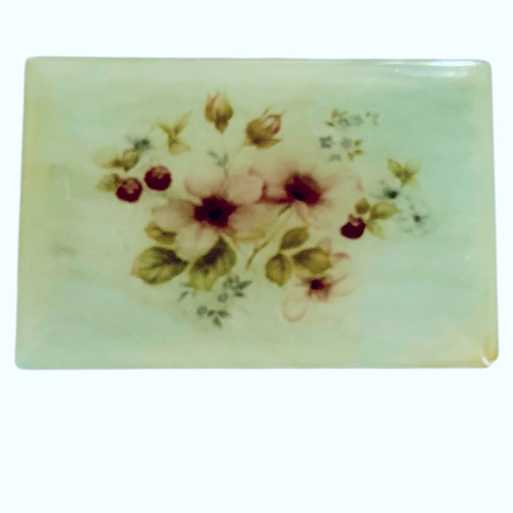 Vintage Green Italian Alabaster Trinket/Jewellery Lidded Box, floral design.